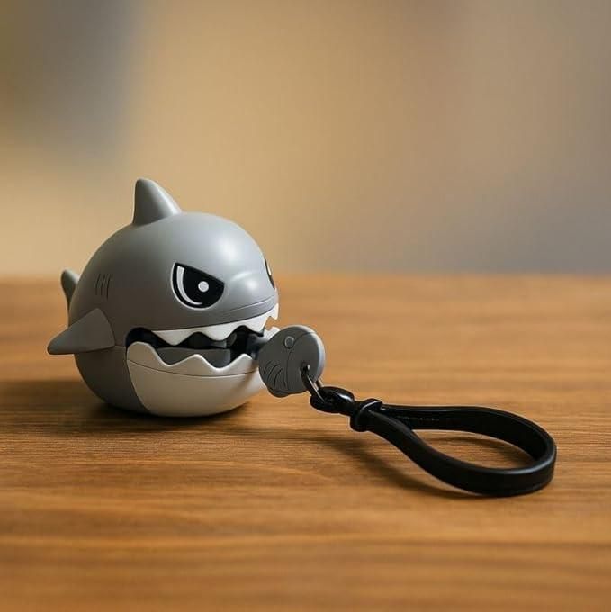 Pull Line Shark Keychain - Robert errands 